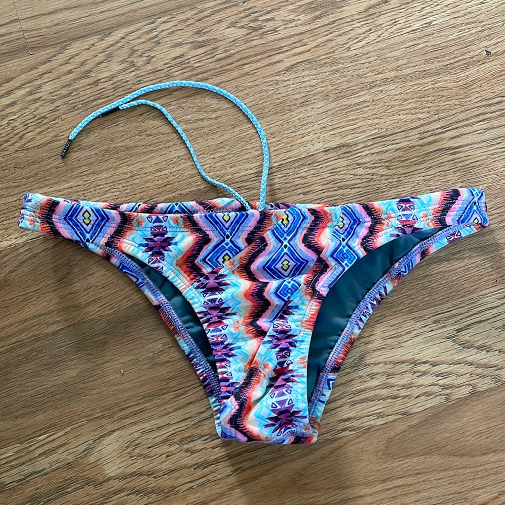 Jolyn Jonah Bottoms